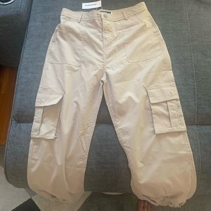 Adorable cargo khaki jogger look pants!!